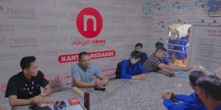 Bakal Kolaborari, Mahasiswa Penjas Unimerz Sambangi Kantor Redaksi Rakyatdotnews