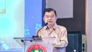 Jusuf Kalla Saat Menyampaikan Sambutan Dalam Acara Rapimnas PGRI Tahun 2025