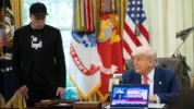 Presiden AS, Donald Trump Bersama Elon Musk