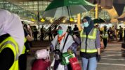 Manajemen Bandara Sultan Hasanuddin Sambut Kedatangan Jamaah Haji Kloter Pertama Asal Makassar