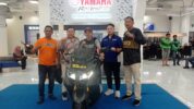 PT SJAM Resmi Lakukan Serah Terima Unit Pertama TMAX Connected 2026 Kepada Konsumen