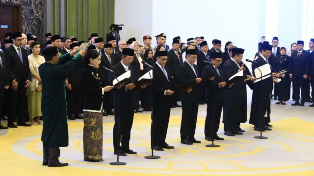 Rakyat.News - Pelantikan 7 Anggota Dewan Komisioner OJK